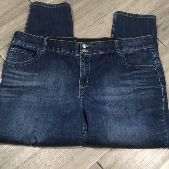 Lane Bryant Medium Wash T3 Skinny Jeans size 24R - Picture 3 of 8